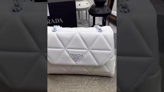 Кожаная сумка Prada Кожаная сумка Prada