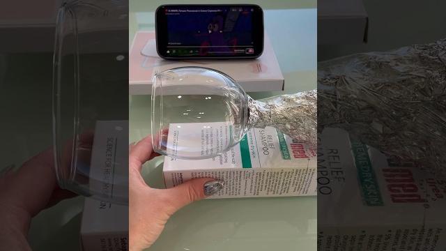 Перенос изображения на стену с телефона #своимируками #проектор #лайфхакдлядома #лайфхаки #projector Перенос изображения на стену с телефона #своимируками #проектор #лайфхакдлядома #лайфхаки #projector