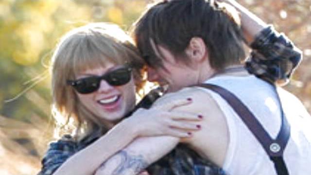 Taylor Swift I Knew You Were Trouble Official Music Video VEVO TaylorSwiftVEVO New Years 2013 VMA Taylor Swift I Knew You Were Trouble Official Music Video VEVO TaylorSwiftVEVO New Years 2013 VMA