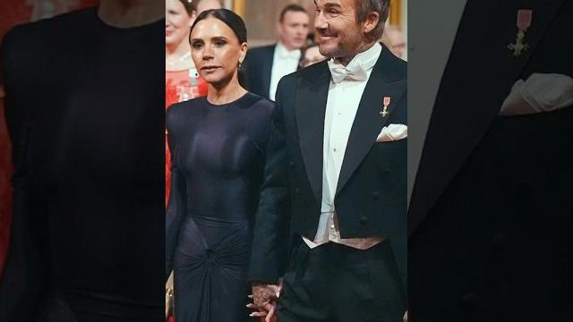 WATCH Victoria Beckham sees she's being filmed & quickly holds hands w/husband David at state dinner WATCH Victoria Beckham sees she's being filmed & quickly holds hands w/husband David at state dinner
