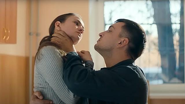 ВЫНУЖДЕНА БОРОТЬСЯ С МУЖЕМ, ВОСПИТЫВАЮЩИМ ЕЁ КУЛАКОМ, ЗА СОБСТВЕННУЮ ЖИЗНЬ! ВЕРНИСЬ В СОРРЕНТО ВЫНУЖДЕНА БОРОТЬСЯ С МУЖЕМ, ВОСПИТЫВАЮЩИМ ЕЁ КУЛАКОМ, ЗА СОБСТВЕННУЮ ЖИЗНЬ! ВЕРНИСЬ В СОРРЕНТО