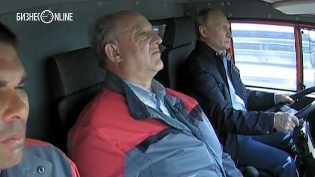 Путин открыл Крымский мост за рулем Камаза Путин открыл Крымский мост за рулем Камаза