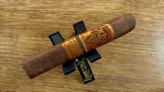 Oliva Melanio Maduro Robusto Cigar Review Oliva Melanio Maduro Robusto Cigar Review