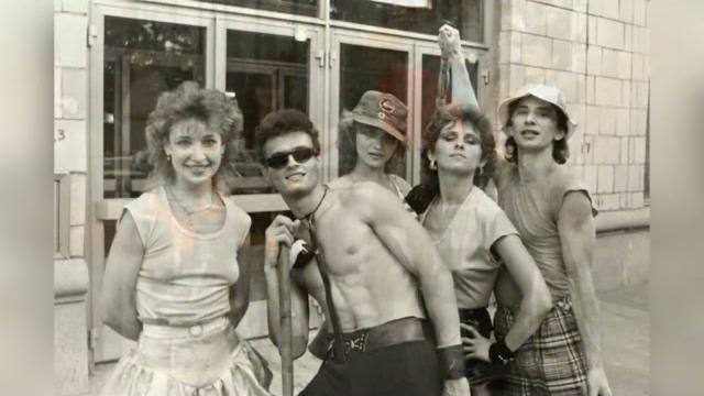 Популярная песня 80-х "Колокола" и девушки того времени Популярная песня 80-х "Колокола" и девушки того времени