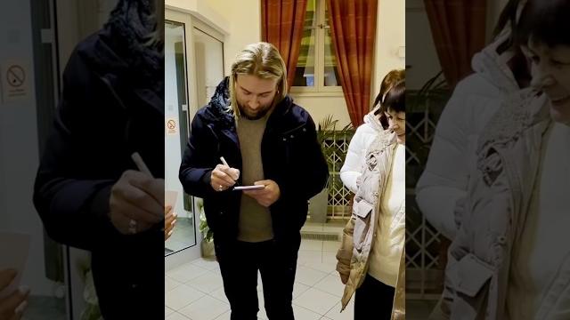 Винник ВПЕРШЕ зустрівся з вовчицями в Празі, Чехія Винник ВПЕРШЕ зустрівся з вовчицями в Празі, Чехія