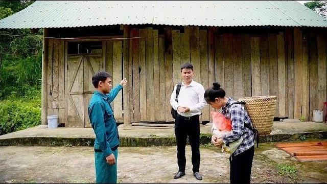Love and Kindness: Kind Police Officer and CEO Don Help Homeless Girl a New Home to Build a New Life Love and Kindness: Kind Police Officer and CEO Don Help Homeless Girl a New Home to Build a New Life