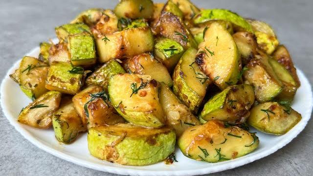 Жареные Кабачки с Чесноком Просто и Очень Вкусно!!! / Кабачки на Сковороде / Fried Zucchini Жареные Кабачки с Чесноком Просто и Очень Вкусно!!! / Кабачки на Сковороде / Fried Zucchini