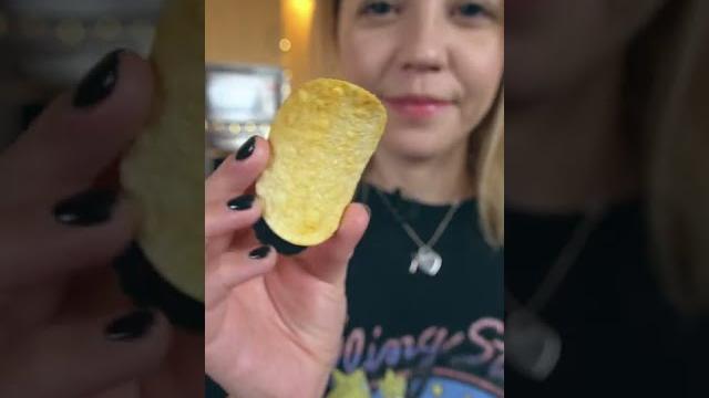 Челлендж с едой: пробую топ 3 самых острых чипсов! НЕ ЗАПИВАЮ! Челлендж с едой: пробую топ 3 самых острых чипсов! НЕ ЗАПИВАЮ!