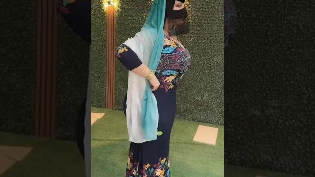 Beauty Queen Of Arab Amazing Fashion Dress Walk #shorts Beauty Queen Of Arab Amazing Fashion Dress Walk #shorts