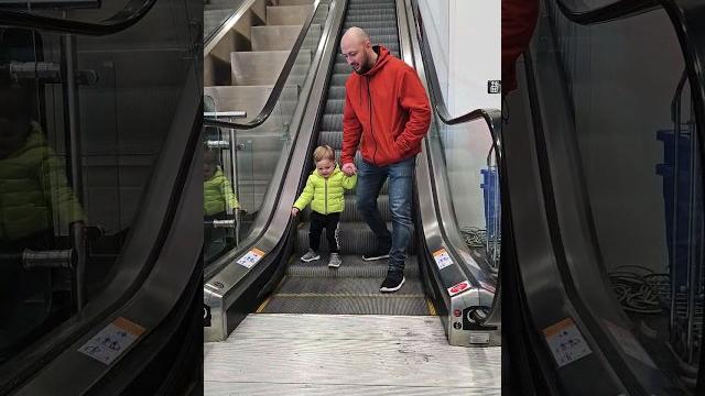 До сих пор люблю кататься на эскалаторе #эскалатор #будни #идеидлявидео #мотивация #редактор #fyp До сих пор люблю кататься на эскалаторе #эскалатор #будни #идеидлявидео #мотивация #редактор #fyp