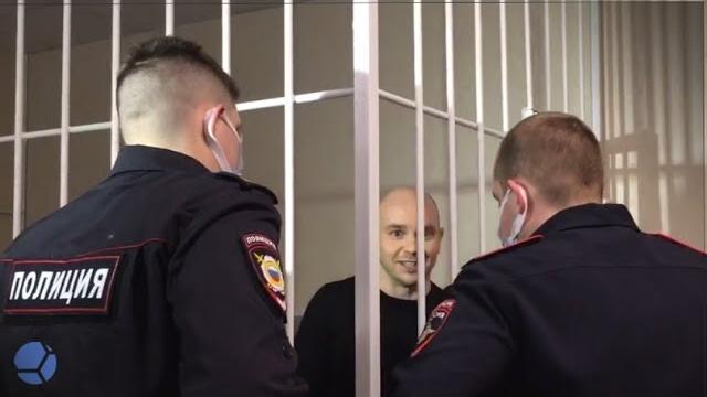Андрей Пивоваров: интервью из-за решётки Андрей Пивоваров: интервью из-за решётки