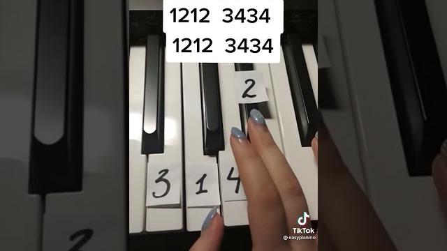 Страшная музыка на пианино Страшная музыка на пианино