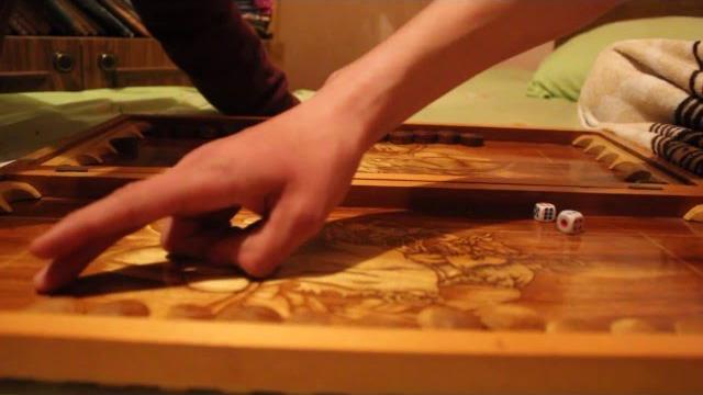 КАК НАДО ИГРАТЬ В НАРДЫ (Обучающее видео) КАК НАДО ИГРАТЬ В НАРДЫ (Обучающее видео)