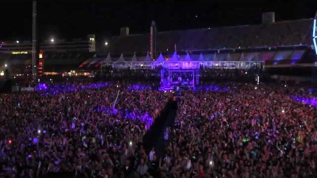 Tiesto - Maximal Crazy (Official Video) Tiesto - Maximal Crazy (Official Video)