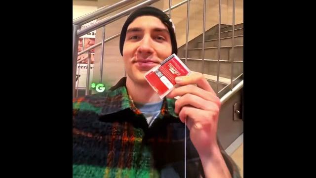 How To Eat Free KFC Everyday #ishowspeed #kfc How To Eat Free KFC Everyday #ishowspeed #kfc