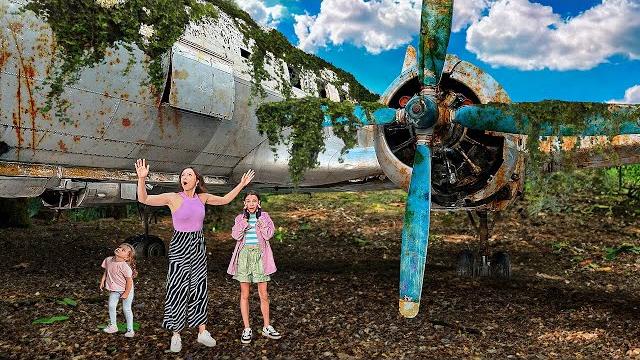 СЛУЧАЙНО НАШЛИ ЗАБРОШЕННЫЙ САМОЛЕТ / Вики Шоу СЛУЧАЙНО НАШЛИ ЗАБРОШЕННЫЙ САМОЛЕТ / Вики Шоу