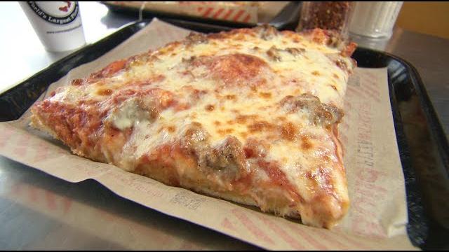 Chicago's Best Pizza: Nonna's Pizza Chicago's Best Pizza: Nonna's Pizza