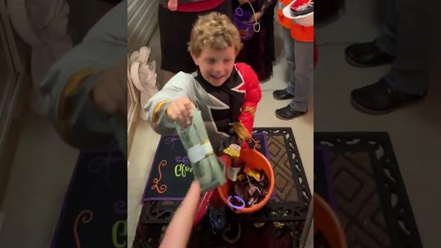 Giving iPhones Instead Of Candy on Halloween Giving iPhones Instead Of Candy on Halloween