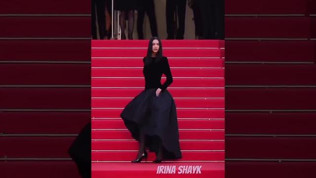 Irina Shayk в YSL на Каннском кинофестивале #like #fashion Ирина Шейк в винтажном YSL 1988 года Irina Shayk в YSL на Каннском кинофестивале #like #fashion Ирина Шейк в винтажном YSL 1988 года