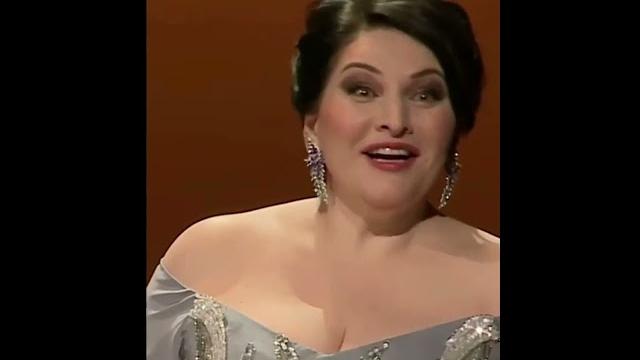 Хибла Герзмава отреагировала на звонок мобильного телефона в зале во время своего концерта: блеск! Хибла Герзмава отреагировала на звонок мобильного телефона в зале во время своего концерта: блеск!