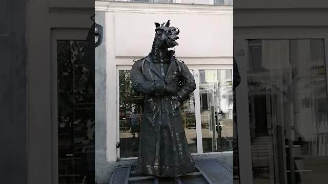 Кто кто - Конь в пальто. Кто кто - Конь в пальто.