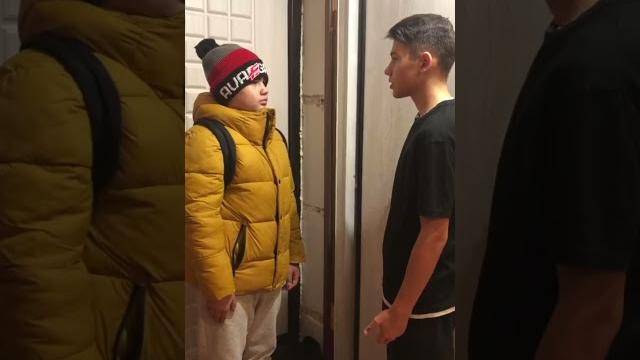 "Тайный жест о помощи" "Тайный жест о помощи"