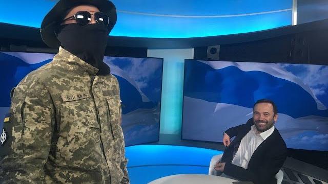 Илья Пономарев и боец Русского Добровольческого Корпуса Владимир (псевдо Кардинал) на «Утре Февраля» Илья Пономарев и боец Русского Добровольческого Корпуса Владимир (псевдо Кардинал) на «Утре Февраля»