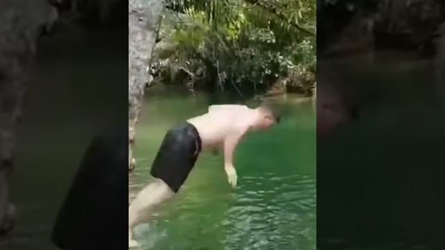 Прыгнул в воду, но не знал, что там пираньи Прыгнул в воду, но не знал, что там пираньи