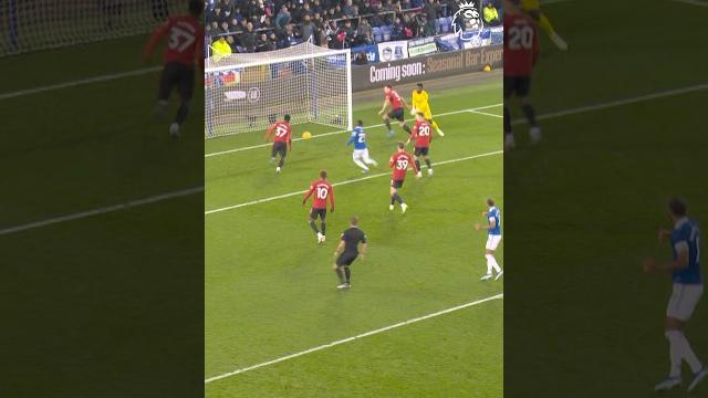 Carnage as Man Utd struggle to get rid of the ball Carnage as Man Utd struggle to get rid of the ball