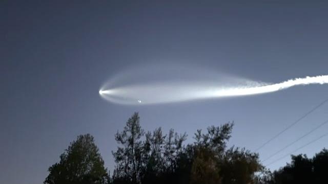 SpaceX successfully launches Falcon 9 rocket carrying Starlink satellites to low-Earth orbit SpaceX successfully launches Falcon 9 rocket carrying Starlink satellites to low-Earth orbit