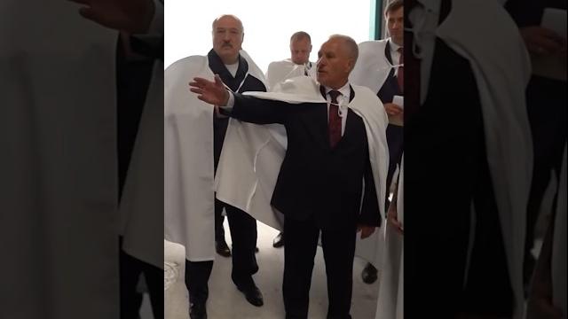 Лукашенко: Ты уже зимовал на этом корме? // Роботизированный молочно-товарный комплекс! #shorts Лукашенко: Ты уже зимовал на этом корме? // Роботизированный молочно-товарный комплекс! #shorts