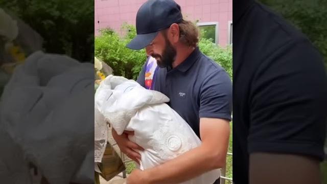 Лиза Арзамасова выписалась из роддома Лиза Арзамасова выписалась из роддома