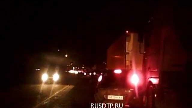 Подлез под фуру Подлез под фуру