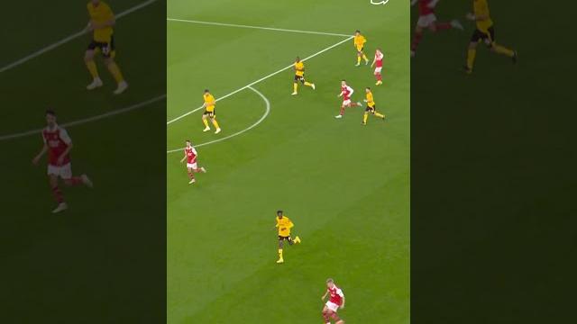 Martin Ødegaard finishes brilliant Arsenal move Martin Ødegaard finishes brilliant Arsenal move