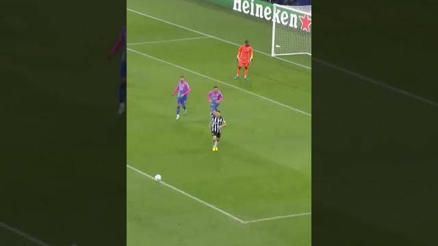 Mike Maignan v Newcastle | #Shorts Mike Maignan v Newcastle | #Shorts