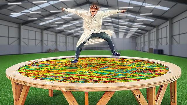 БАТУТ ИЗ 15 000 КАНЦЕЛЯРСКИХ РЕЗИНОК! БАТУТ ИЗ 15 000 КАНЦЕЛЯРСКИХ РЕЗИНОК!