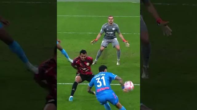 Самоотверженная оборона «Акрона» в матче с «Зенитом» #football #зенит #футбол #акрон #рпл Самоотверженная оборона «Акрона» в матче с «Зенитом» #football #зенит #футбол #акрон #рпл