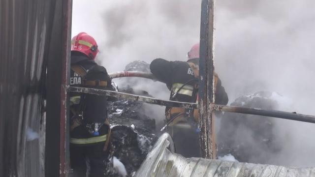 Пожар на складе пластмасс на улице Славинского Пожар на складе пластмасс на улице Славинского
