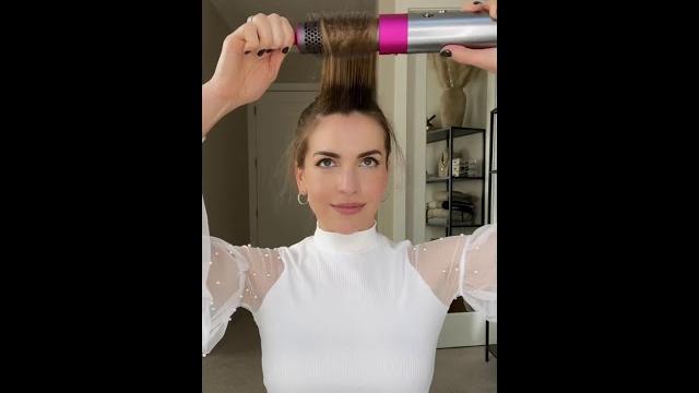 HOW I USE THE DYSON VOLUMIZING BRUSH HOW I USE THE DYSON VOLUMIZING BRUSH