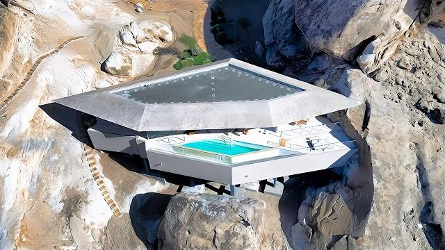 Курорт Desert Rock в Саудовской Аравии, ультра-роскошное убежище в горах (полный тур в формате 4K) Курорт Desert Rock в Саудовской Аравии, ультра-роскошное убежище в горах (полный тур в формате 4K)