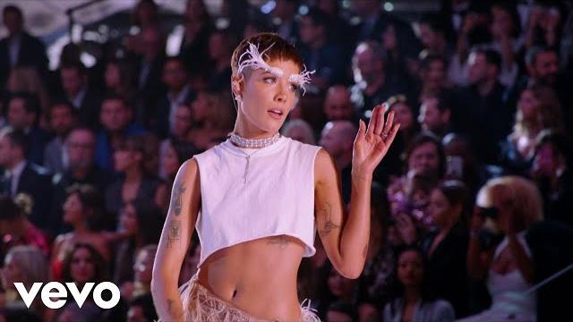 Halsey - Without Me (Live From The Victoria’s Secret 2018 Fashion Show) Halsey - Without Me (Live From The Victoria’s Secret 2018 Fashion Show)