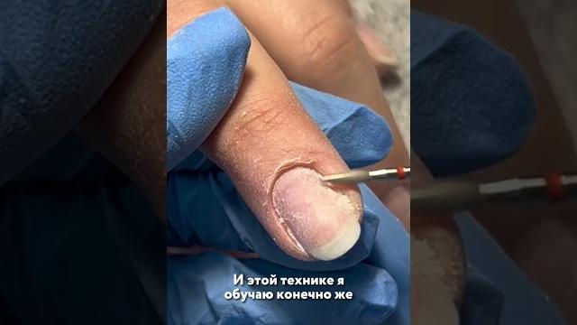 Секрет чистого и ровного покрытия…. очень прост! Надо сделать перед этим чистый маникюр Секрет чистого и ровного покрытия…. очень прост! Надо сделать перед этим чистый маникюр
