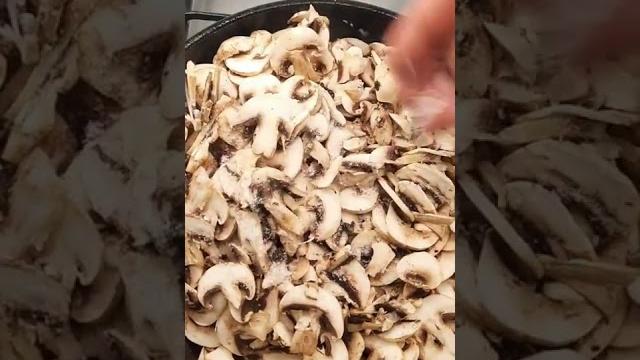 как жарить грибы с луком? как жарить грибы с луком?