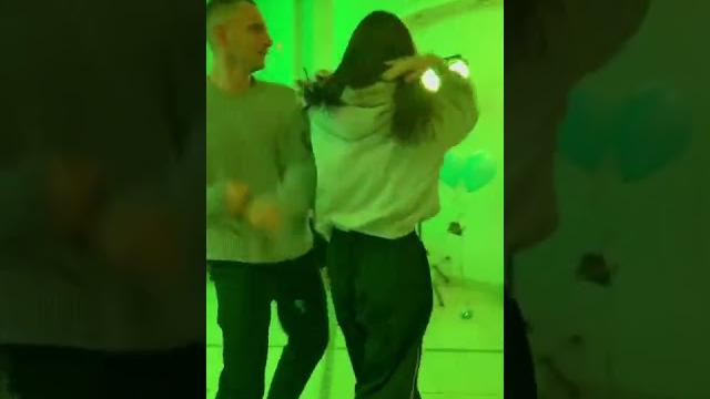 Михаил Литвин Танцует со Своей Девушкой в Вальс #shorts #литвин Михаил Литвин Танцует со Своей Девушкой в Вальс #shorts #литвин