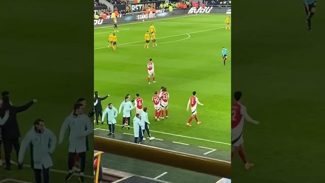 The Arsenal players and staff celebrating the HUGE Riccardo Calafiori goal against Wolves tonight ️ The Arsenal players and staff celebrating the HUGE Riccardo Calafiori goal against Wolves tonight ️