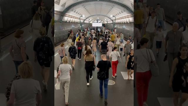 Метро в Москве отстой? #метро #москва #экскурсия #россия Метро в Москве отстой? #метро #москва #экскурсия #россия