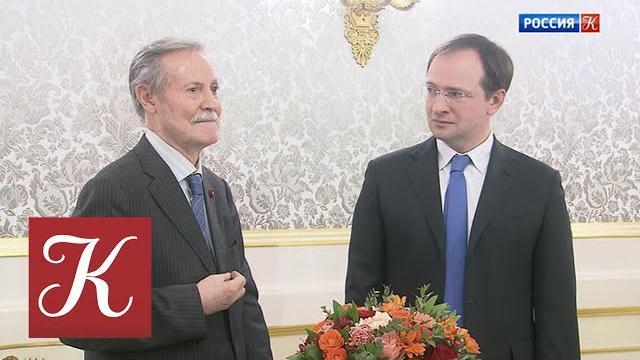 Юрий Соломин бессрочно назначен художественным руководителем Малого театра. Новости культуры с В. … Юрий Соломин бессрочно назначен художественным руководителем Малого театра. Новости культуры с В. …