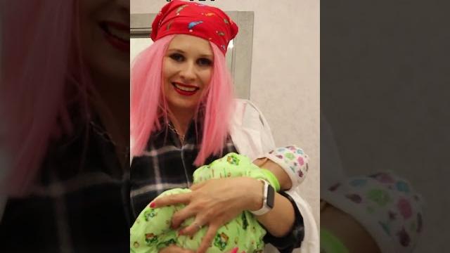 КОГДА ПОПРОСИЛ МЛАДШУЮ СЕСТРУ ПОМОЧЬ В РОДДОМЕ КОГДА ПОПРОСИЛ МЛАДШУЮ СЕСТРУ ПОМОЧЬ В РОДДОМЕ