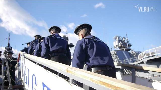 Vl.ru- Большой десантный корабль «Ослябя» отправился из Владивостока в поход памяти по Приморью. Vl.ru- Большой десантный корабль «Ослябя» отправился из Владивостока в поход памяти по Приморью.