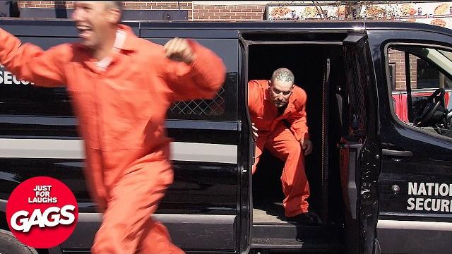 Crazy Video Inmates Escaping | Just For Laughs Gags Crazy Video Inmates Escaping | Just For Laughs Gags